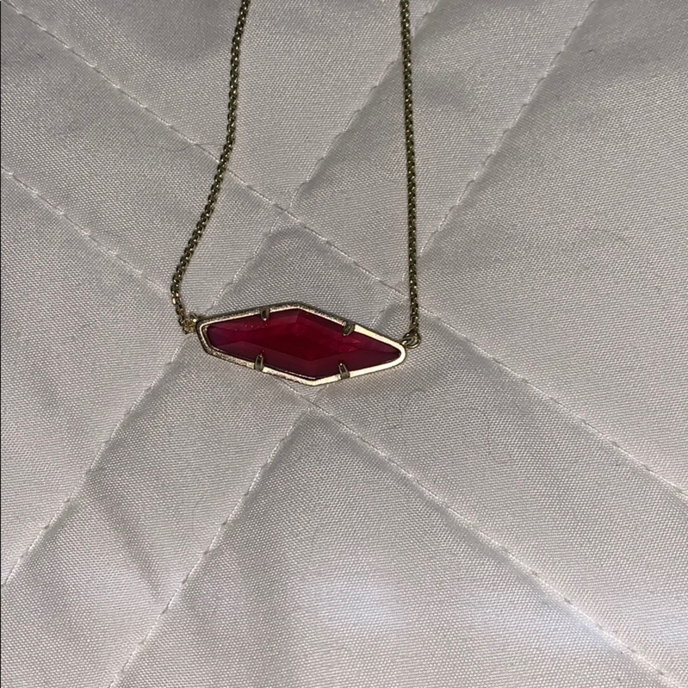 Kendra Scott necklace